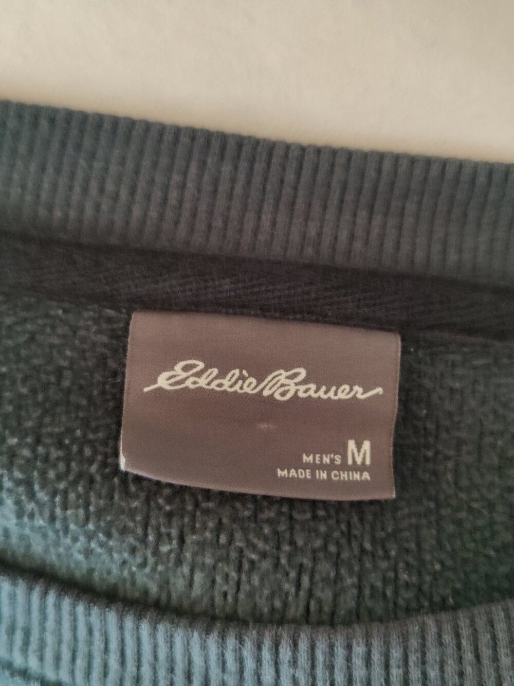 Eddie Bauer - Reversible Crew Neck Sweatshirt - M - Picture 3 of 4
